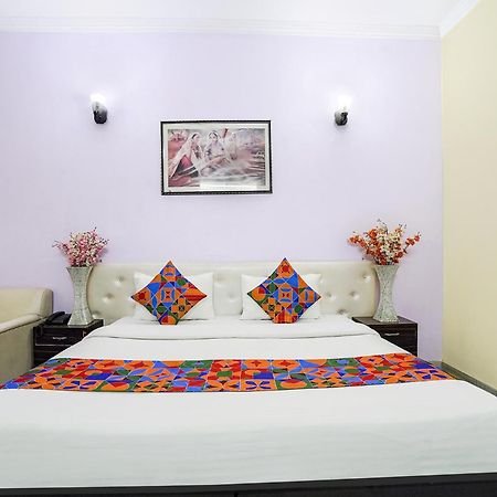 Fabexpress Ivy Inn Sector 35 Нойда Экстерьер фото