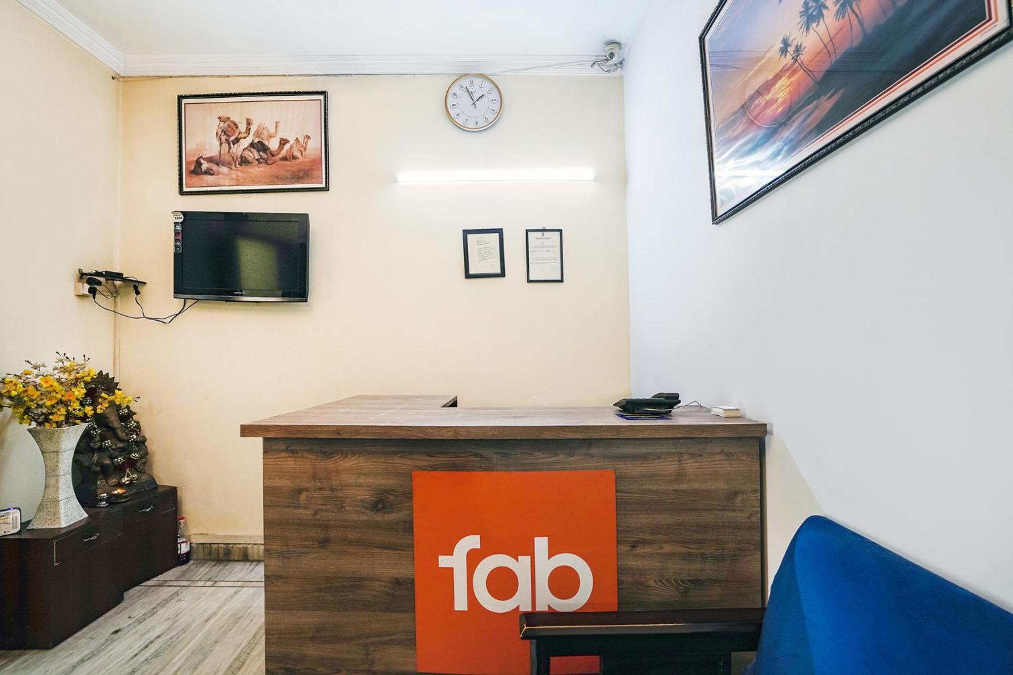 Fabexpress Ivy Inn Sector 35 Нойда Экстерьер фото
