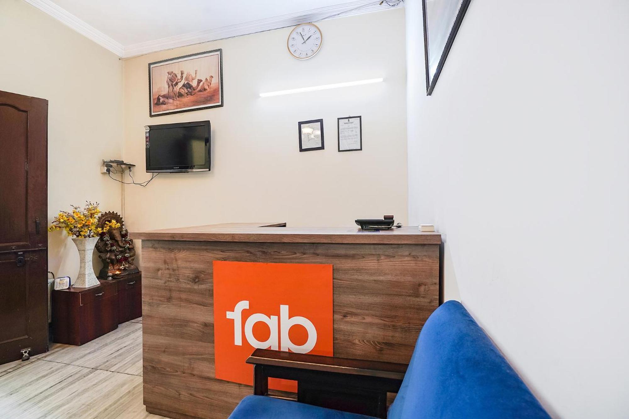 Fabexpress Ivy Inn Sector 35 Нойда Экстерьер фото
